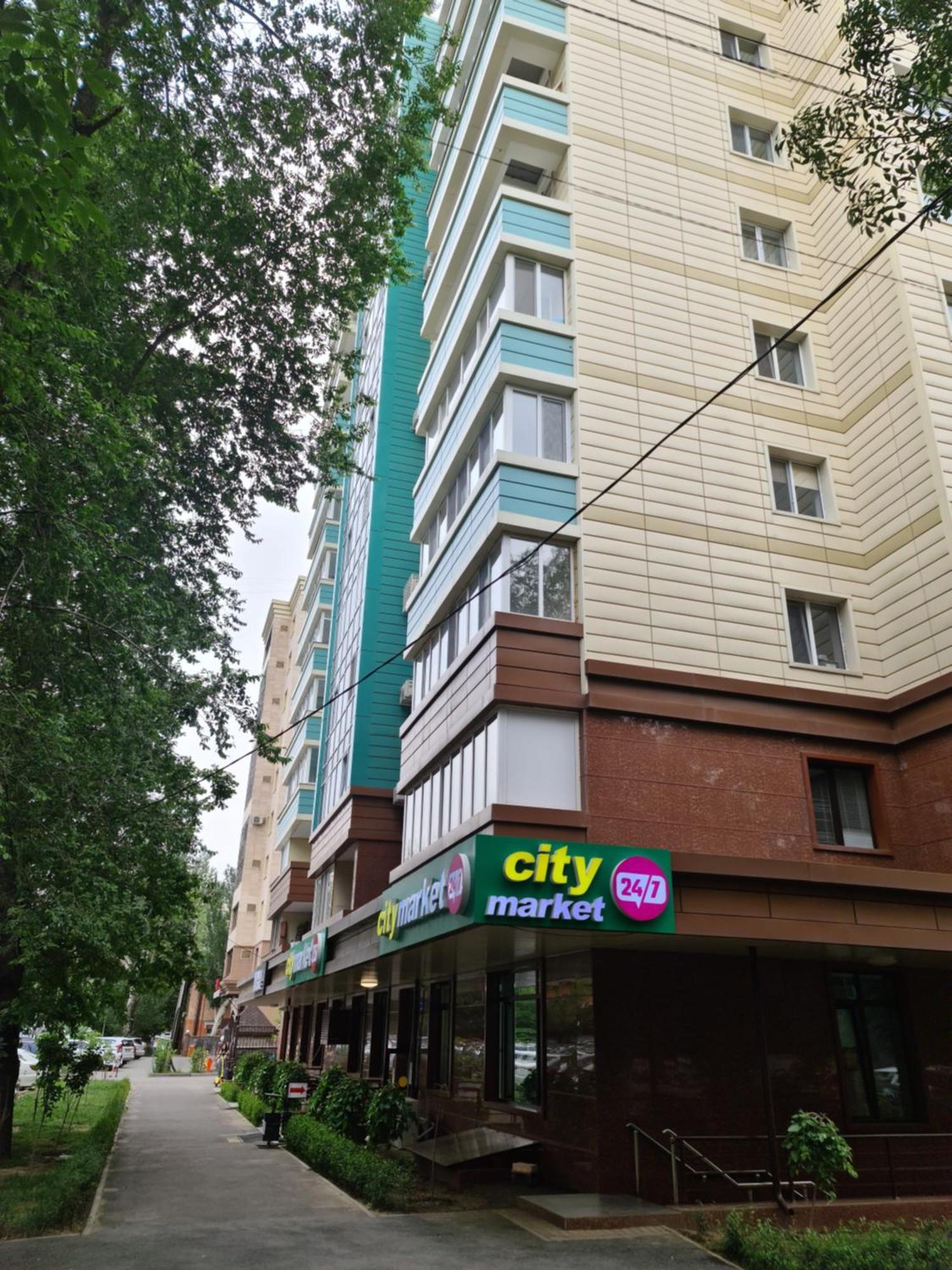 Новый Жк В Самом Центре Города Almaty Ngoại thất bức ảnh
